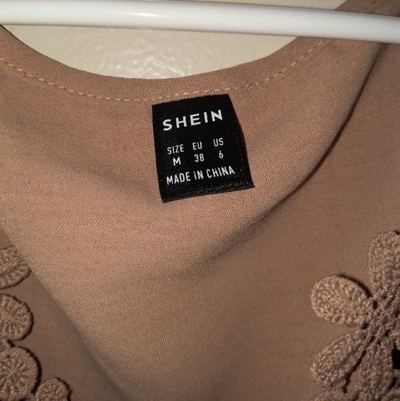 Elegant Tan Lace Trim Women's Top women's M lace floral - Picture 4 of 5